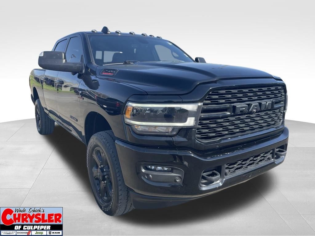 Diamond Black Crystal Pearlcoat 2022 RAM 2500 Big Horn Crew Cab 4WD Pickup Truck Four-Wheel Drive 6-Speed Automatic