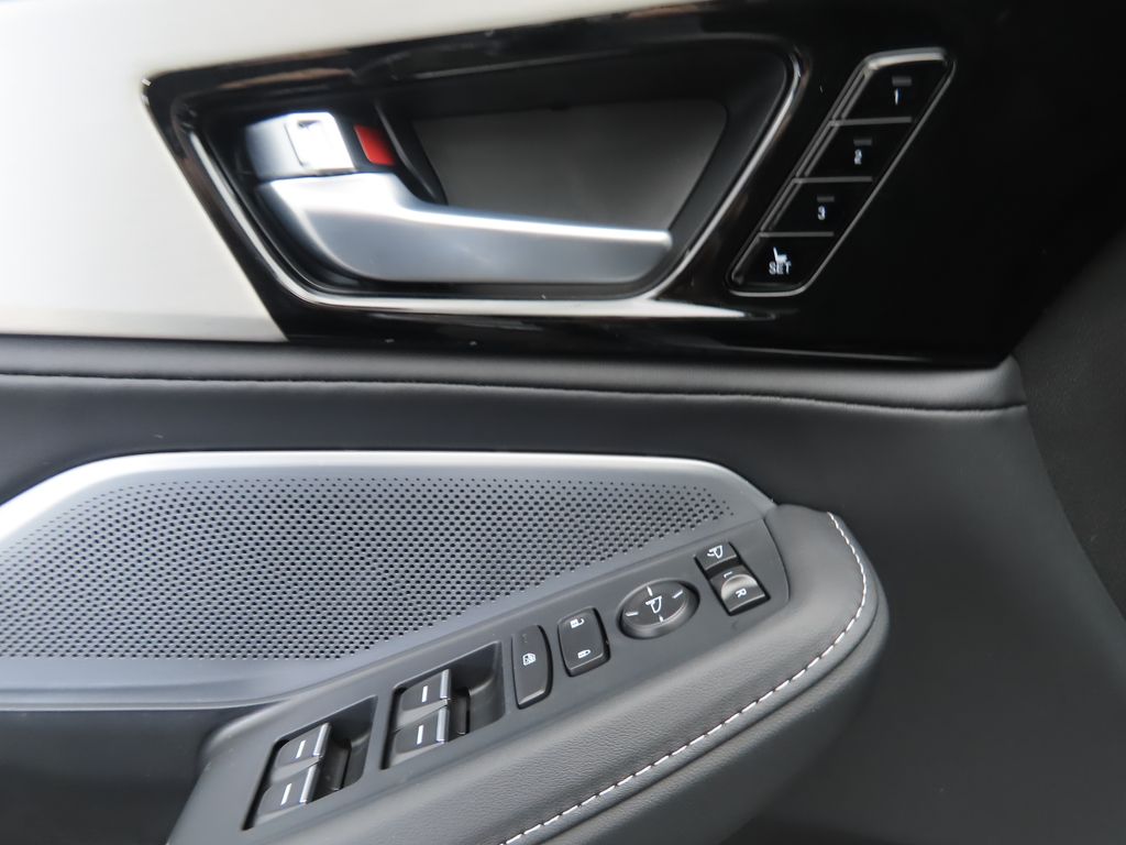 Thumbnail: 2026 Acura MDX - 25