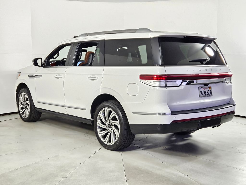 Thumbnail: 2022 Lincoln Navigator - 9