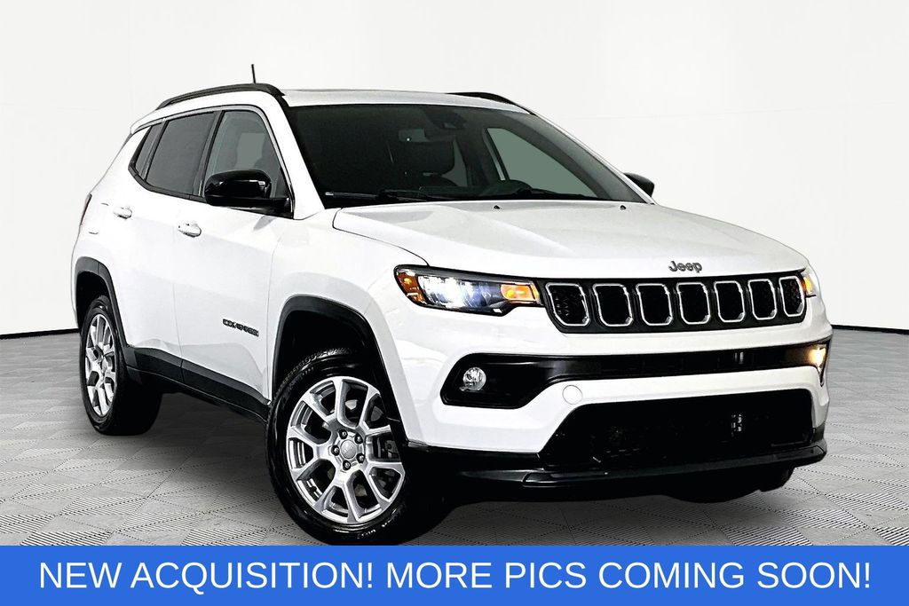 2023 Jeep Compass Latitude Lux 4WD