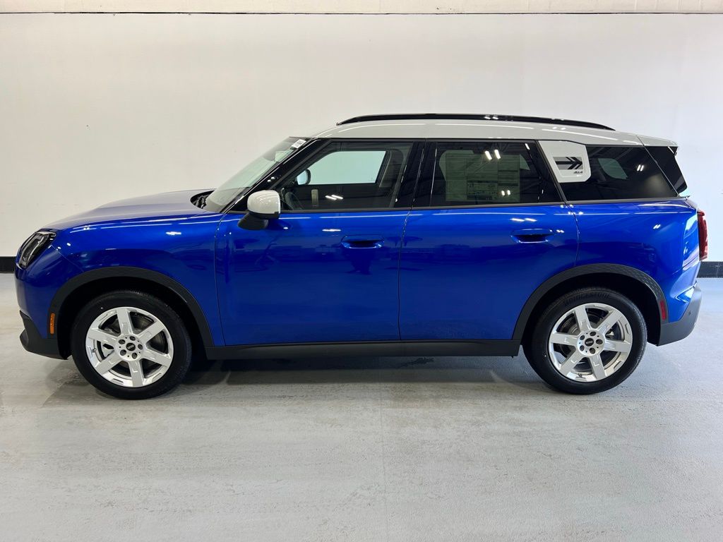 2025 MINI Cooper Countryman Base 3