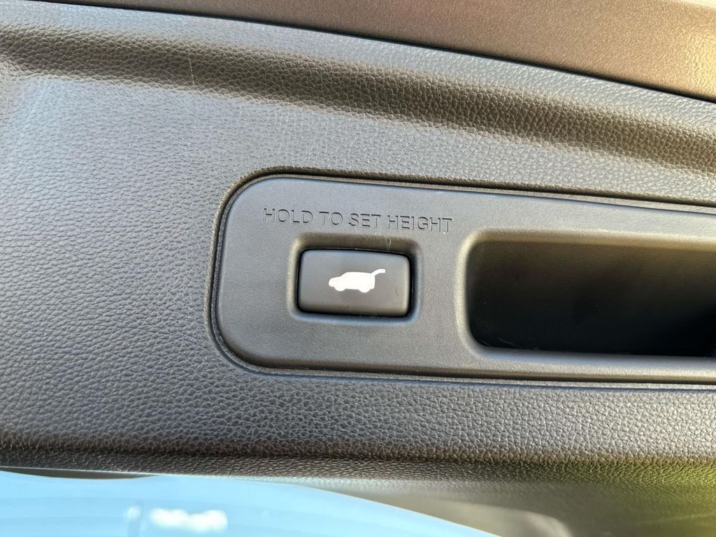 Thumbnail: 2022 Acura MDX - 25