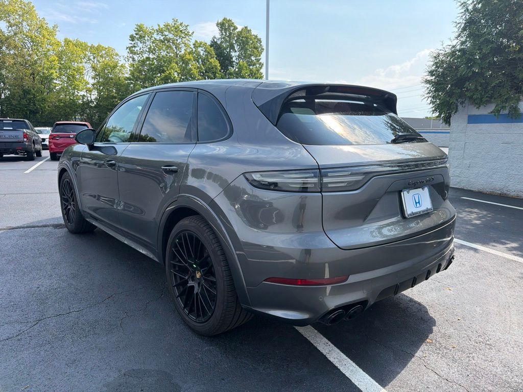 Thumbnail: 2023 Porsche Cayenne - 3