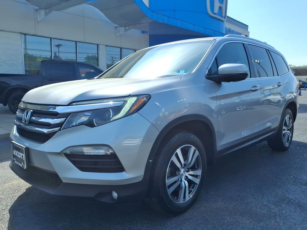 View vehicle photo 5
