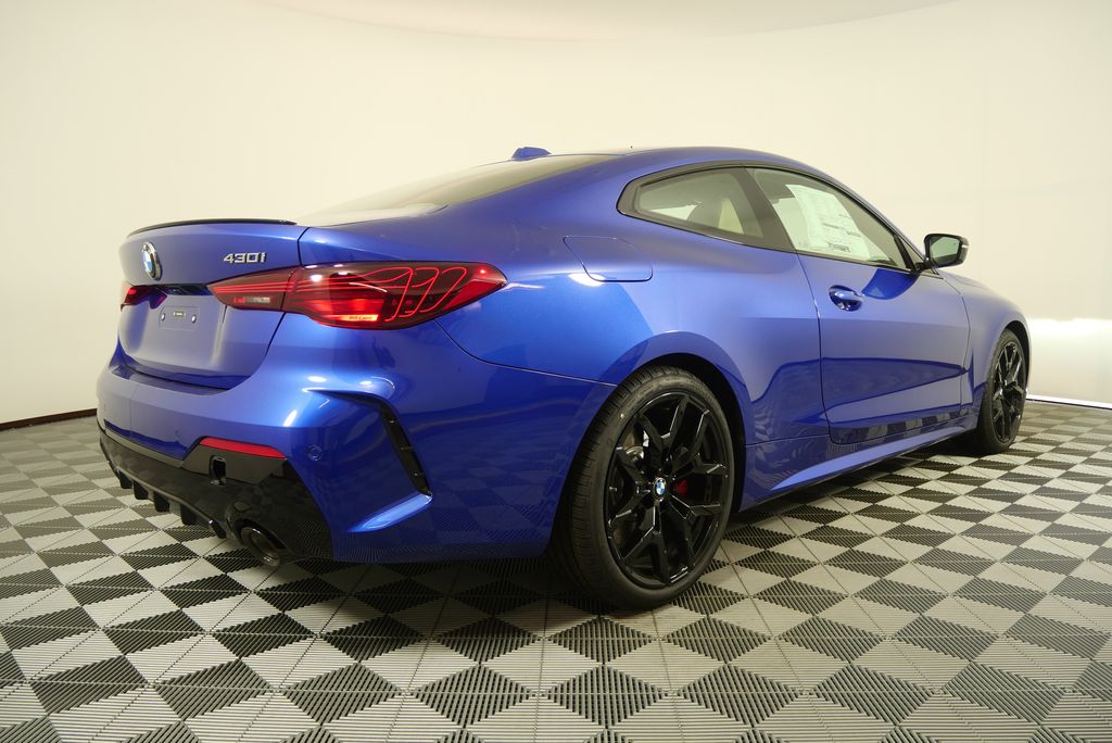 Thumbnail: 2026 BMW 4 Series - 3
