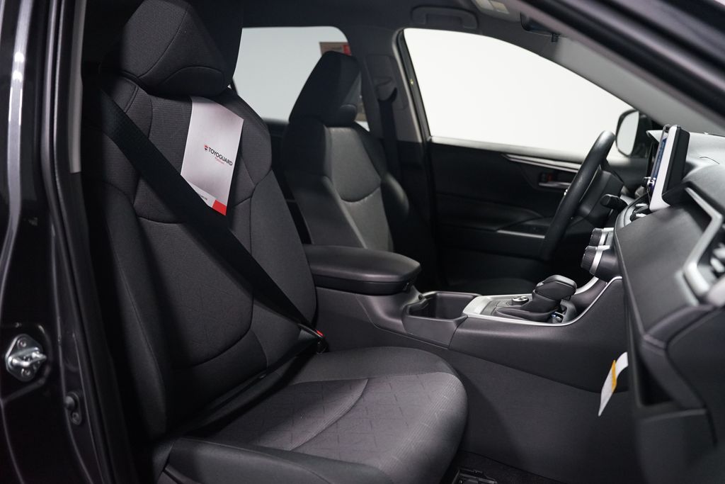 Thumbnail: 2025 Toyota RAV4 - 15