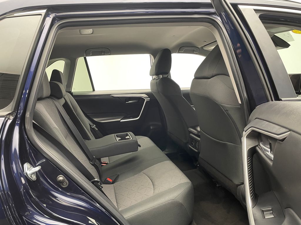 2023 Toyota RAV4 XLE 25