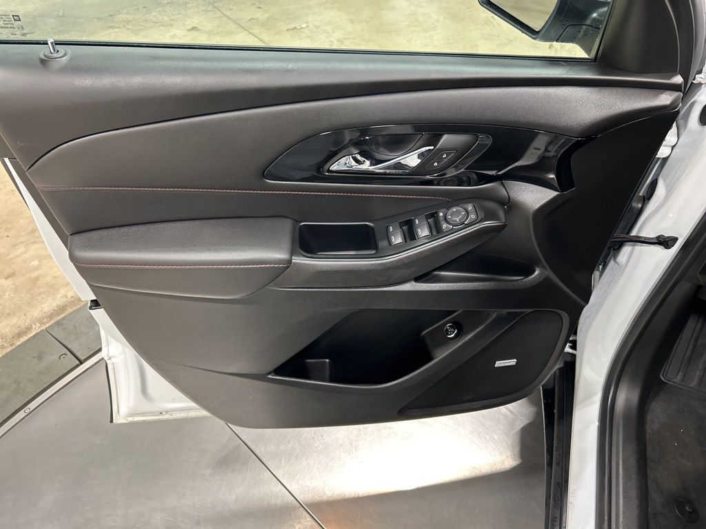 used 2023 Chevrolet Traverse car, priced at $37,380