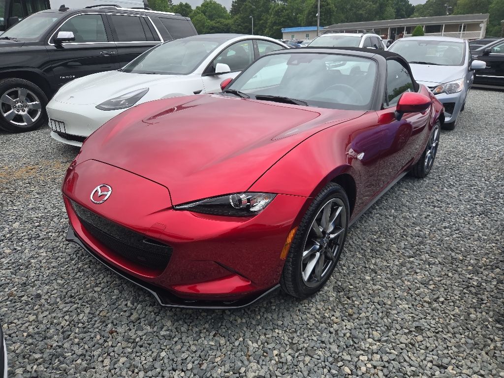 Soul Red Crystal Metallic 2020 Mazda MX-5 Miata Grand Touring RWD Convertible Rear-Wheel Drive 6-Speed Manual