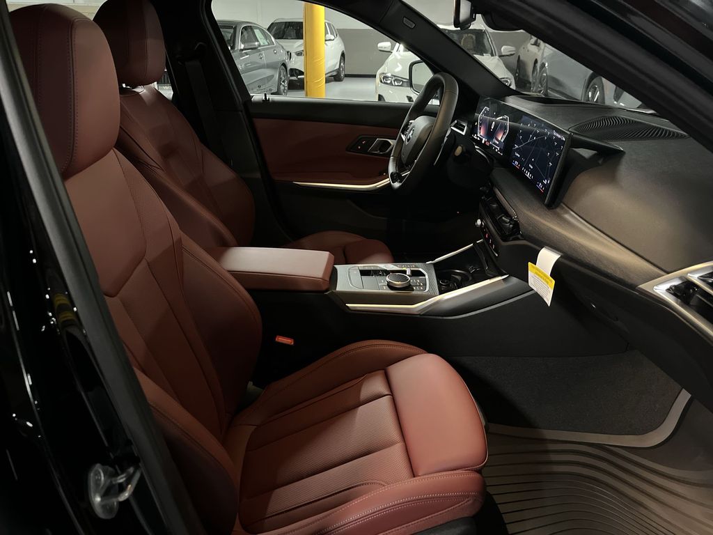Thumbnail: 2025 BMW 3 Series - 25