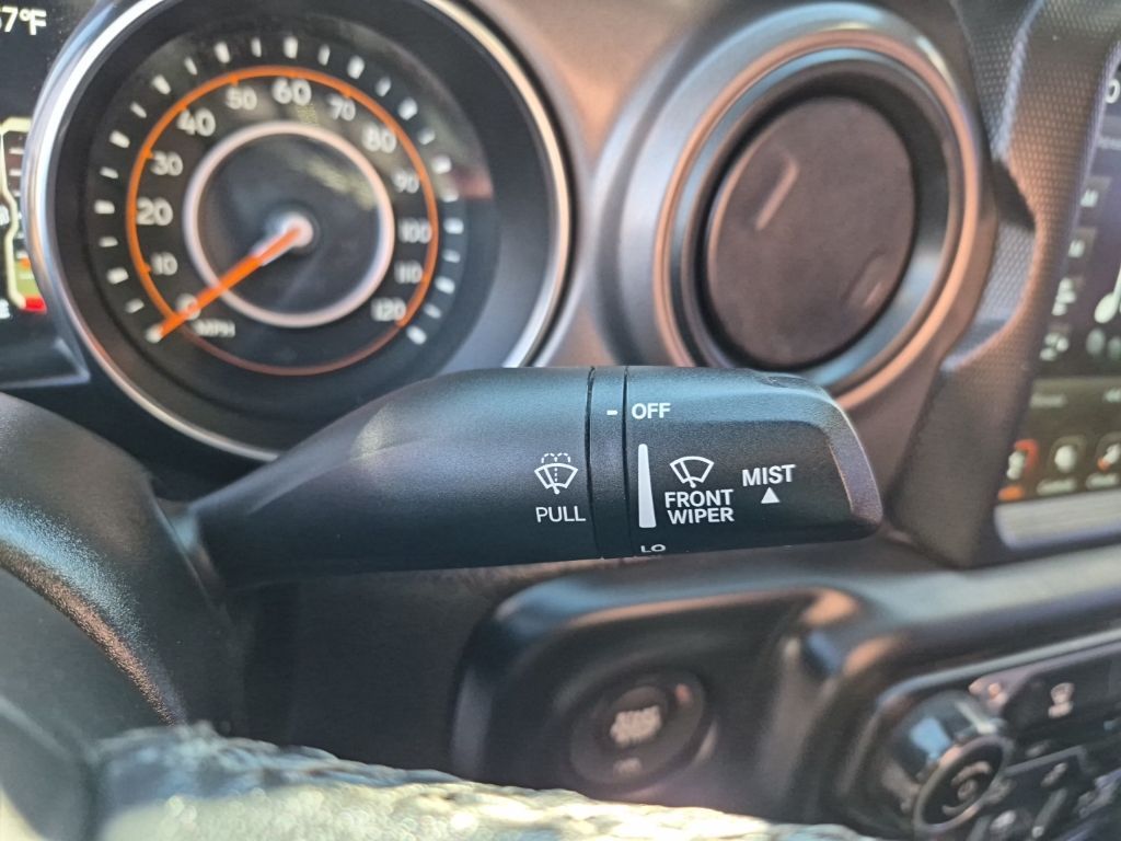 Used Car 2021 Jeep Gladiator  Willys For Sale Under $30,000 In Austin, Texas