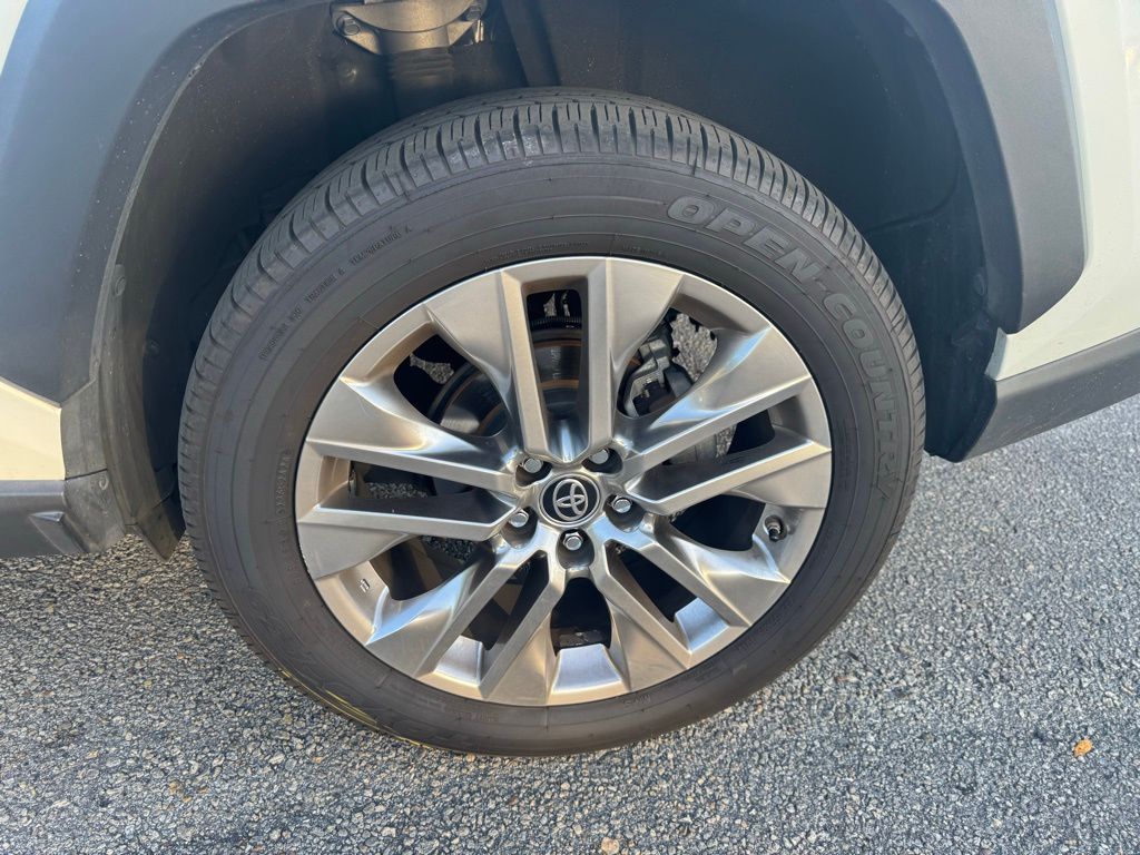 2019 Toyota RAV4 Limited 9