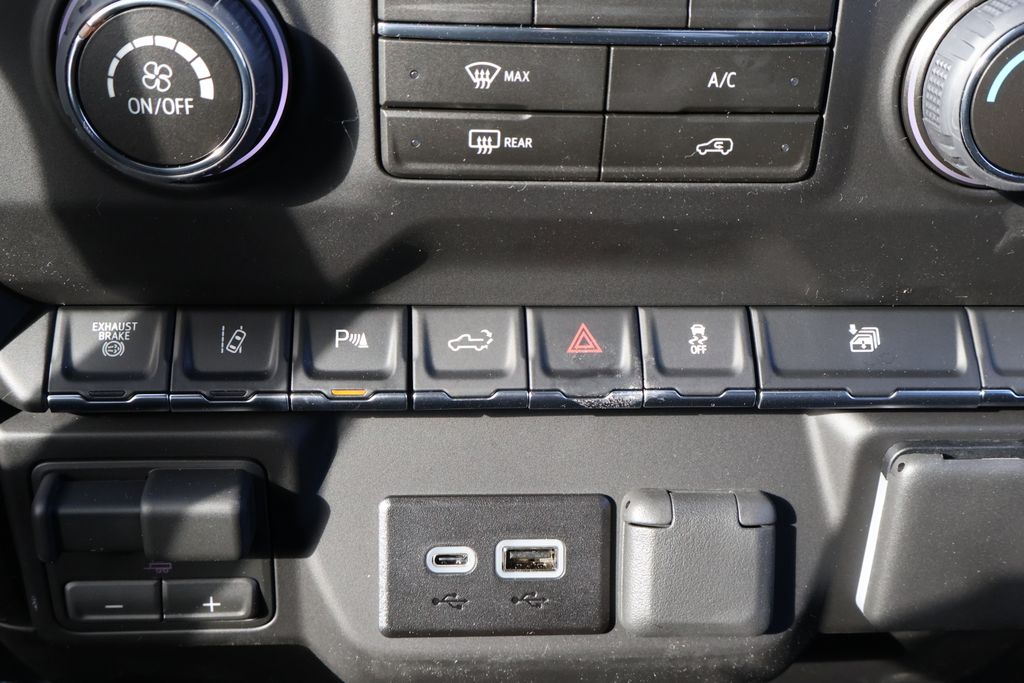 Thumbnail: 2026 Chevrolet Silverado 2500 - 27