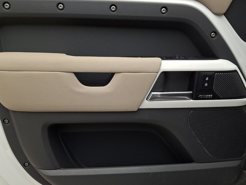 Thumbnail: 2023 Land Rover Defender - 13