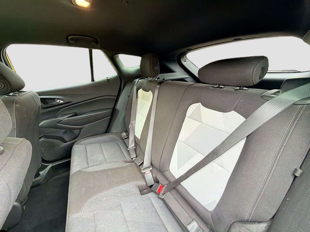 Used 2024 Yellow Chevrolet 1RS image 21