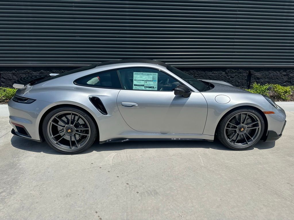 Thumbnail: 2024 Porsche 911 - 8