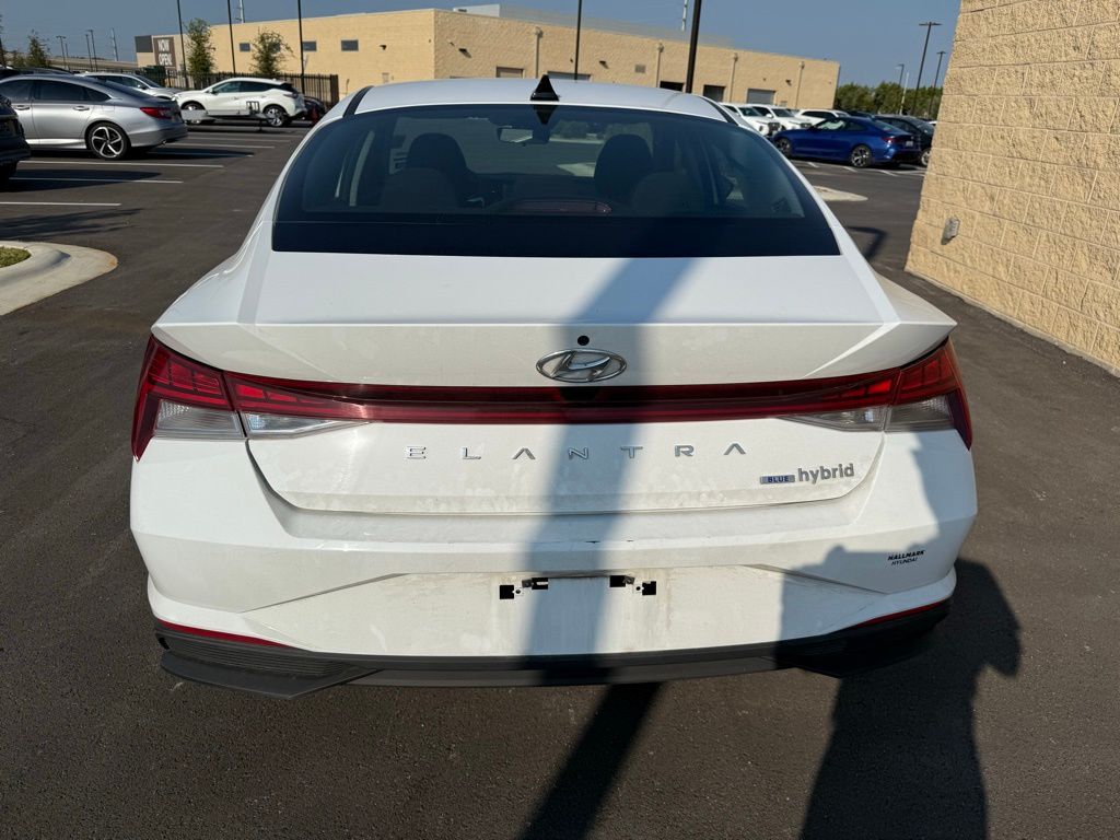 Thumbnail: 2022 Hyundai Elantra - 5