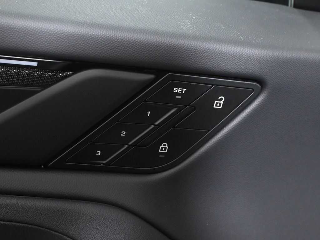 Thumbnail: 2026 Porsche Cayenne - 32