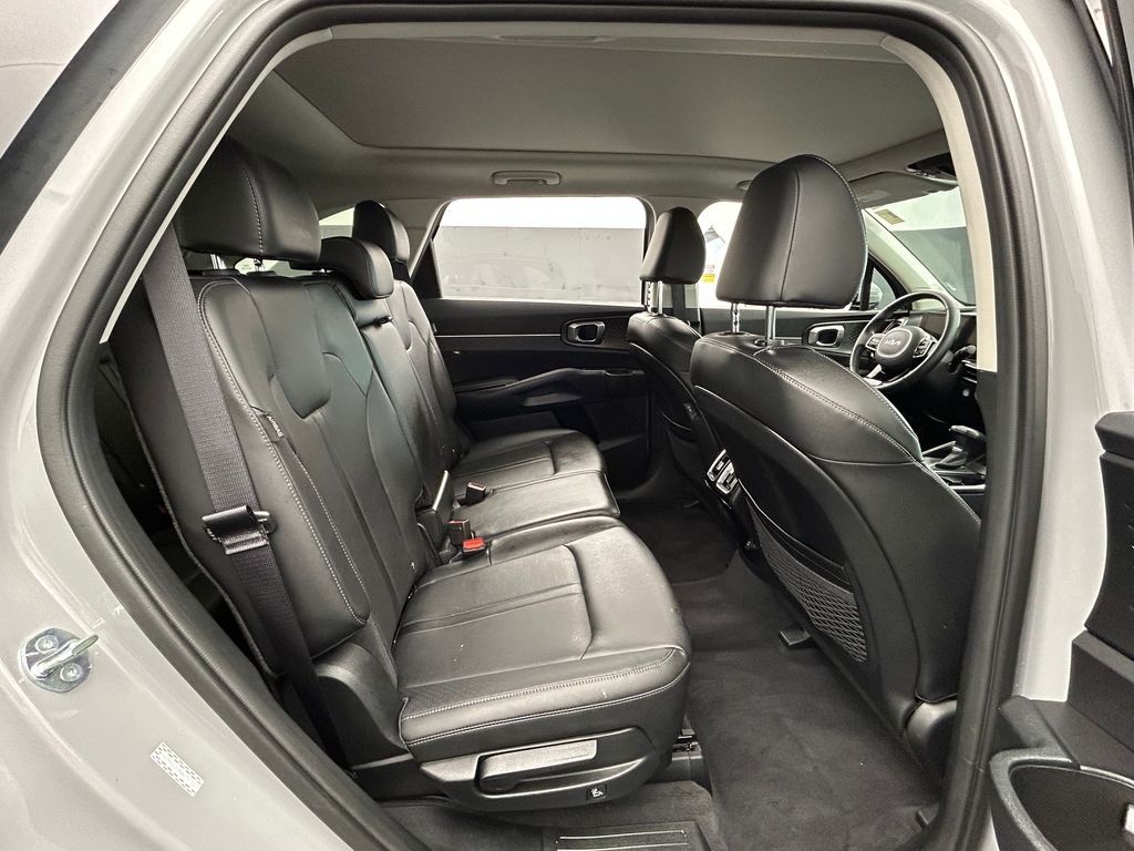 Used 2025 Wolf Gray Kia S image 41