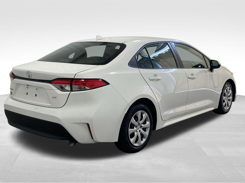 2023 Toyota Corolla LE photo 3