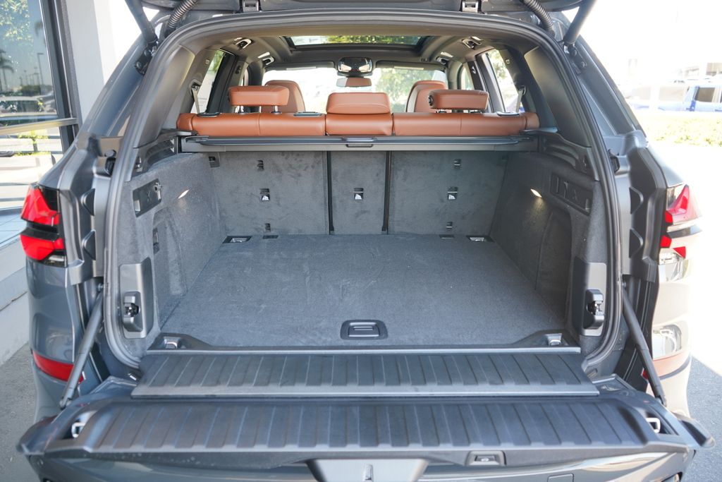 Thumbnail: 2026 BMW X5 - 20