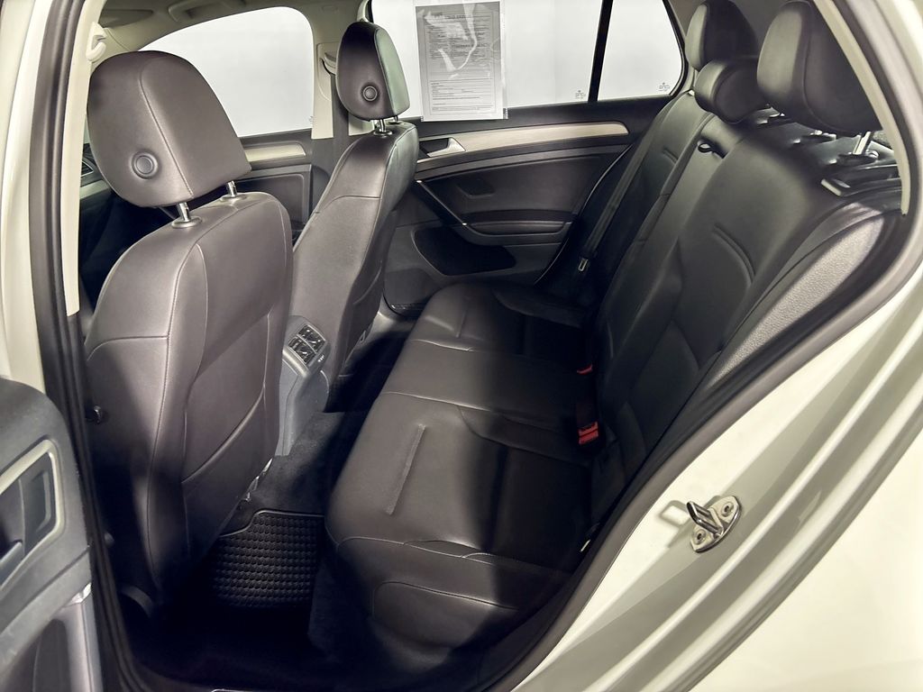 2015 Volkswagen Golf TDI S 4-Door