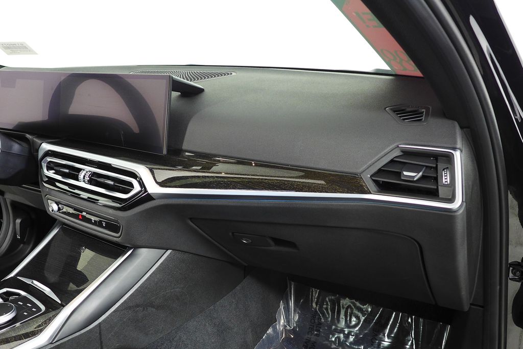 Thumbnail: 2023 BMW 3 Series - 14