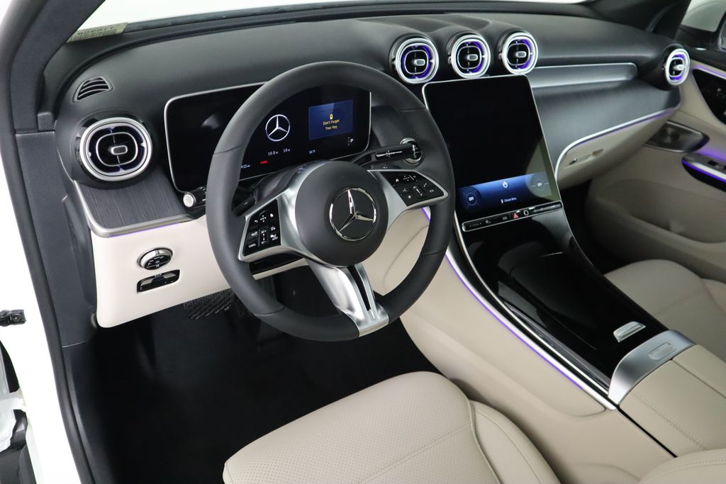 2025 Mercedes-Benz GLC 300 10
