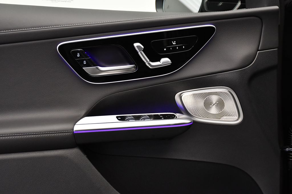 Thumbnail: 2025 Mercedes-Benz GLC - 30