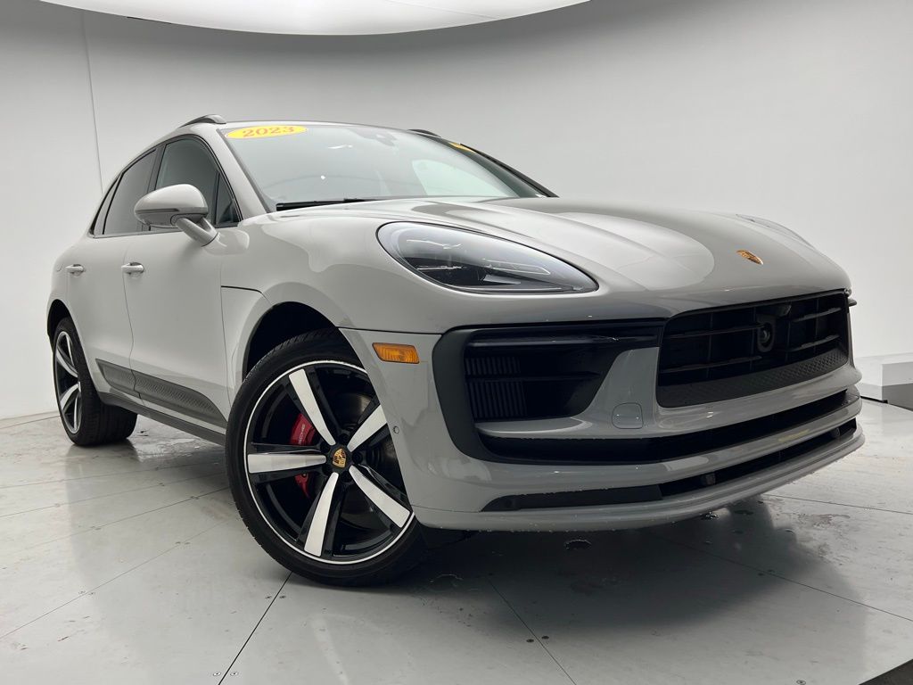 Thumbnail: 2023 Porsche Macan - 24