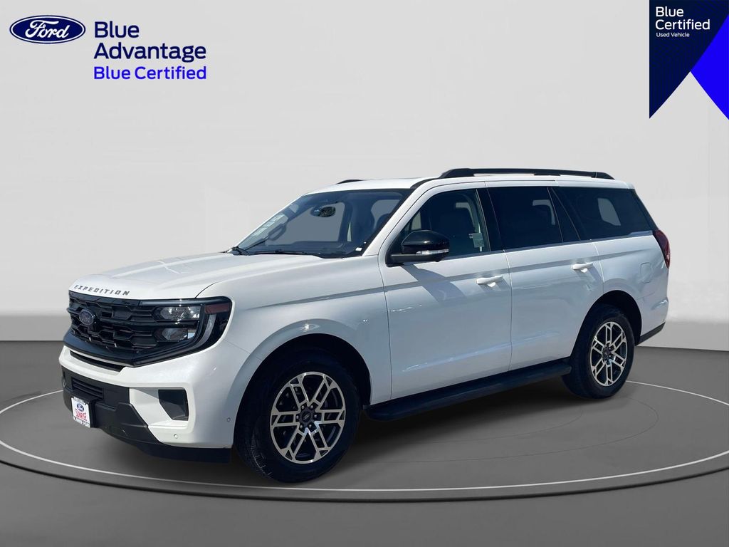 Used 2025 Ford Expedition Active 4D Sport Utility