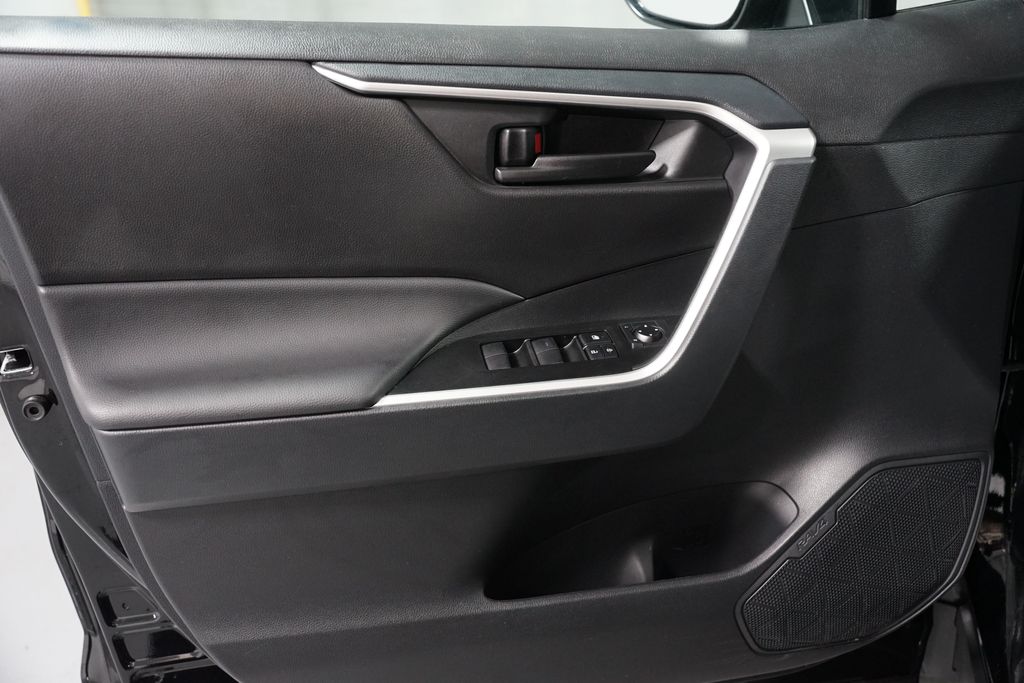 Thumbnail: 2025 Toyota RAV4 - 29