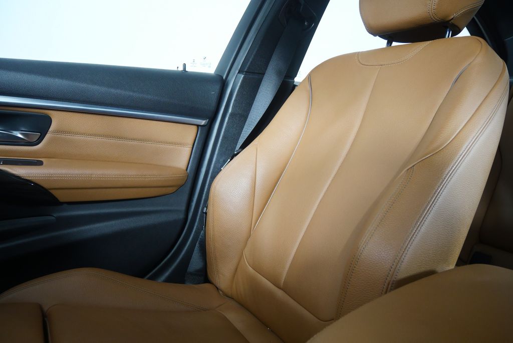 Thumbnail: 2017 BMW 3 Series - 27