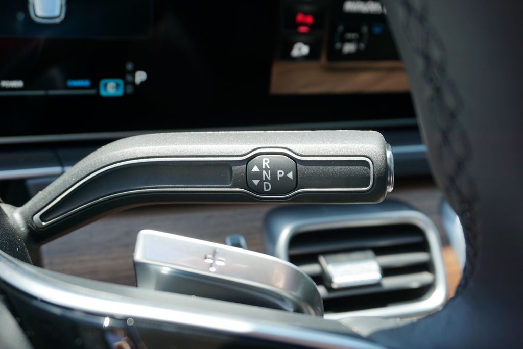 Thumbnail: 2026 Mercedes-Benz GLE - 31