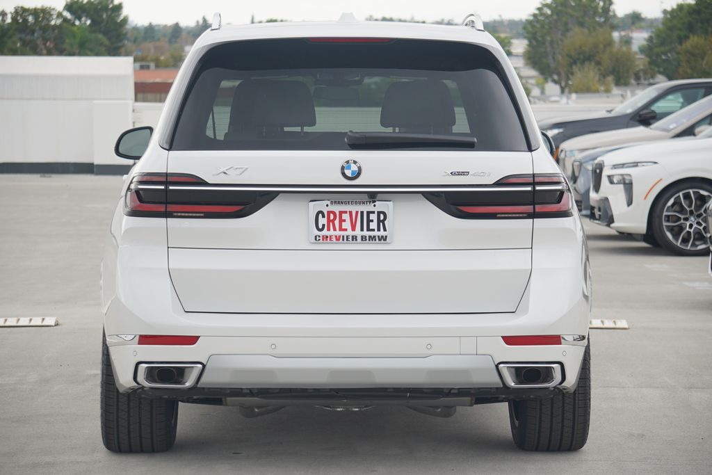 Thumbnail: 2026 BMW X7 - 6