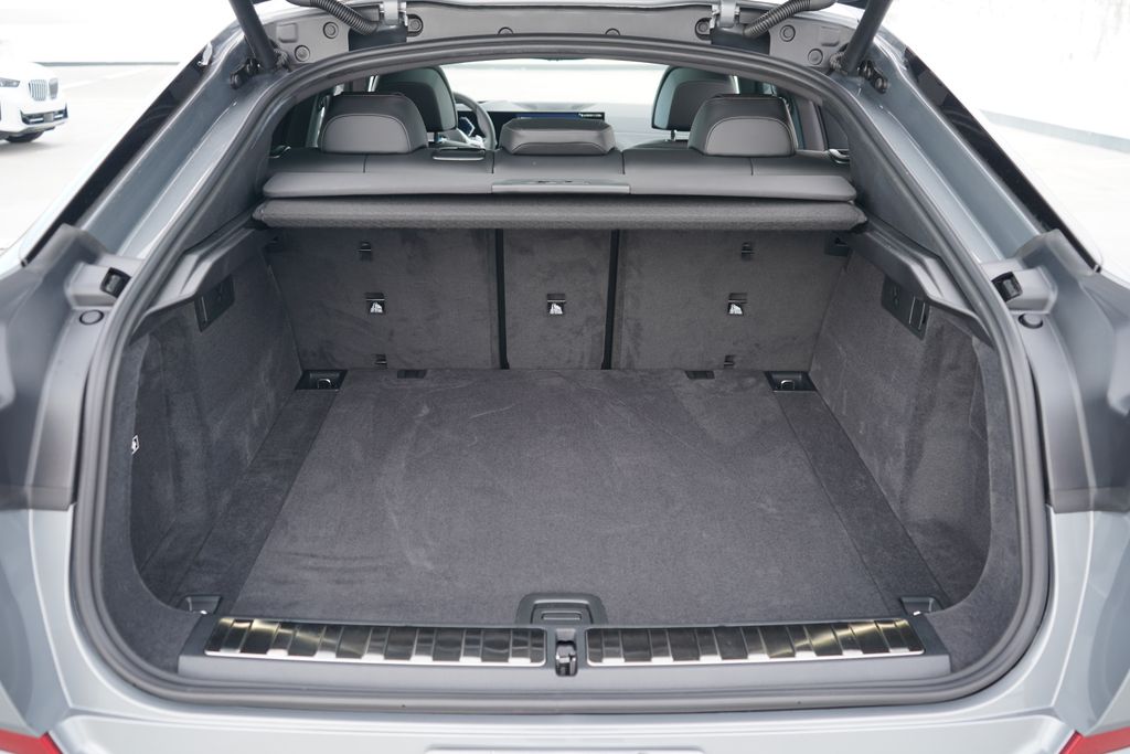 Thumbnail: 2026 BMW X6 - 20