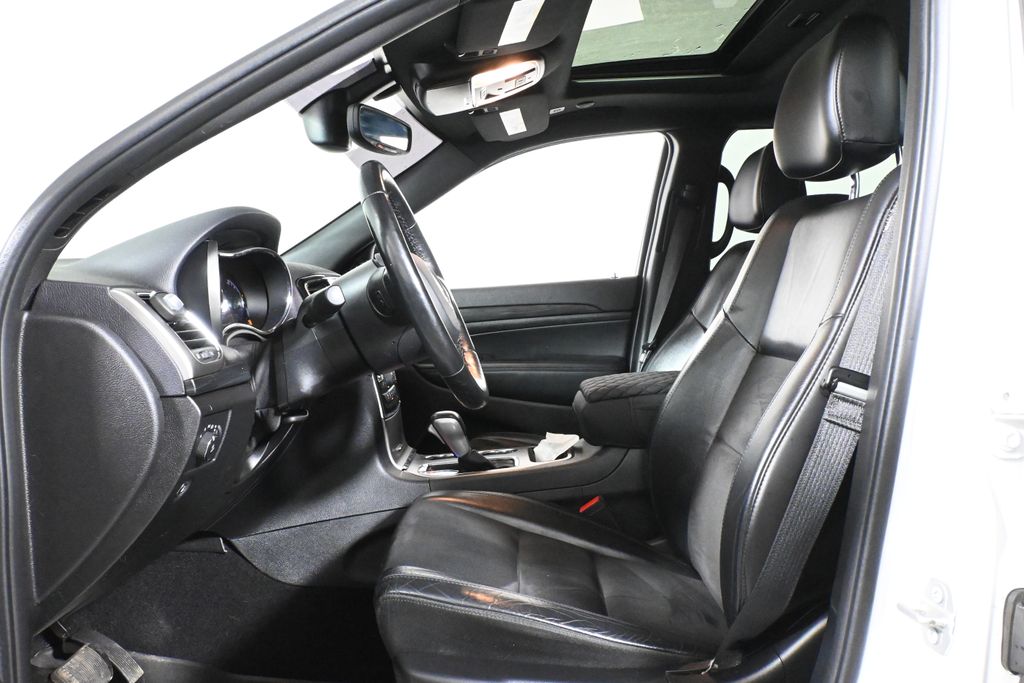 Thumbnail: 2020 Jeep Grand Cherokee - 3