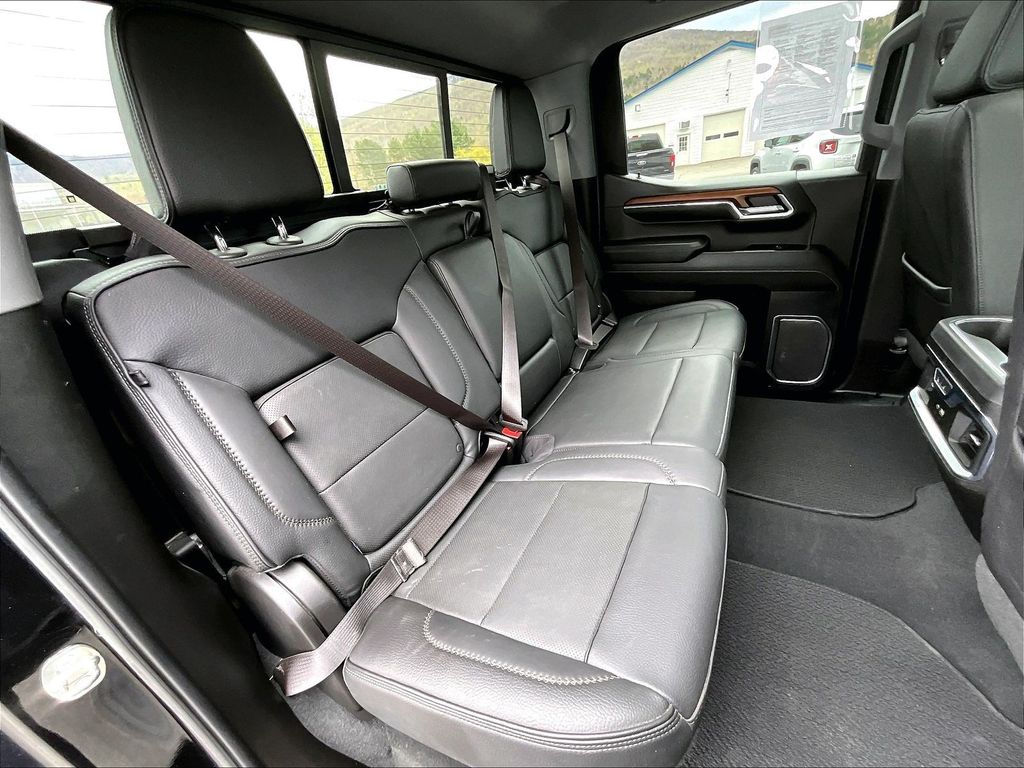 2023 GMC Sierra 1500 — photo 16