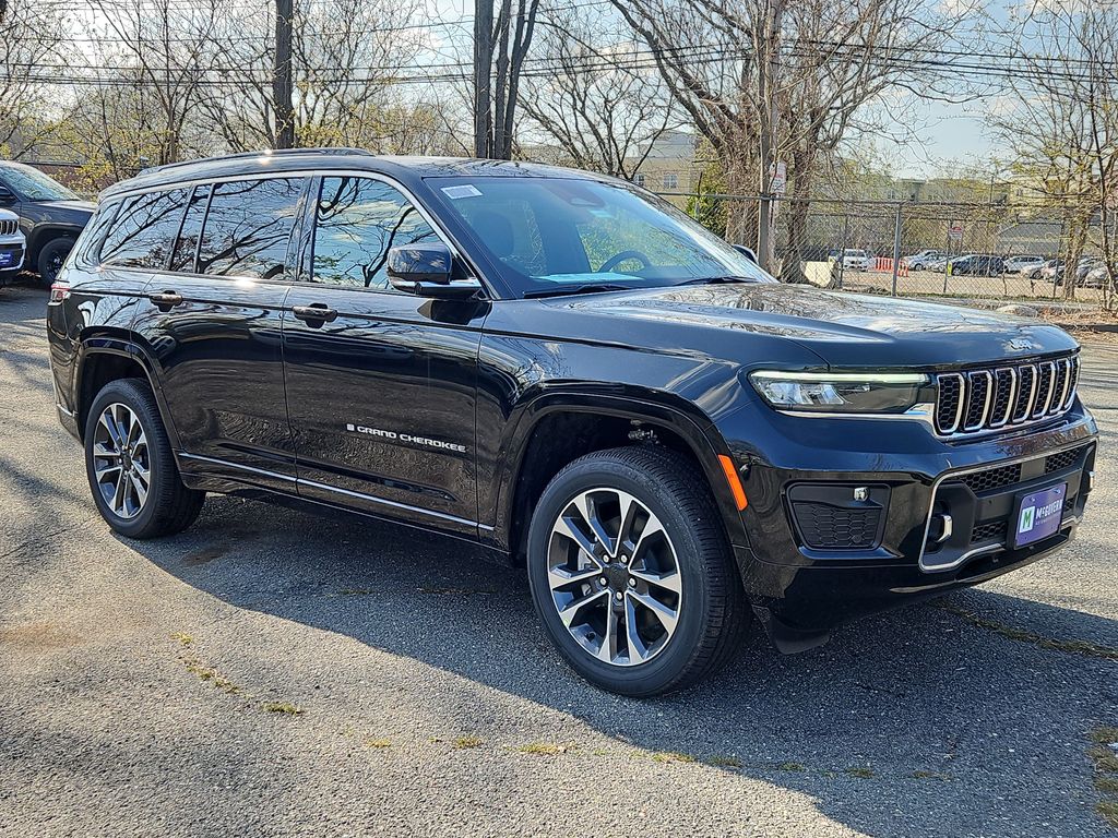 2025 Jeep Grand Cherokee L Overland photo
