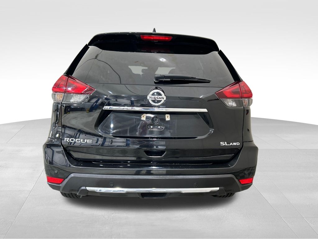 Used 2019 Black Nissan SL image 4