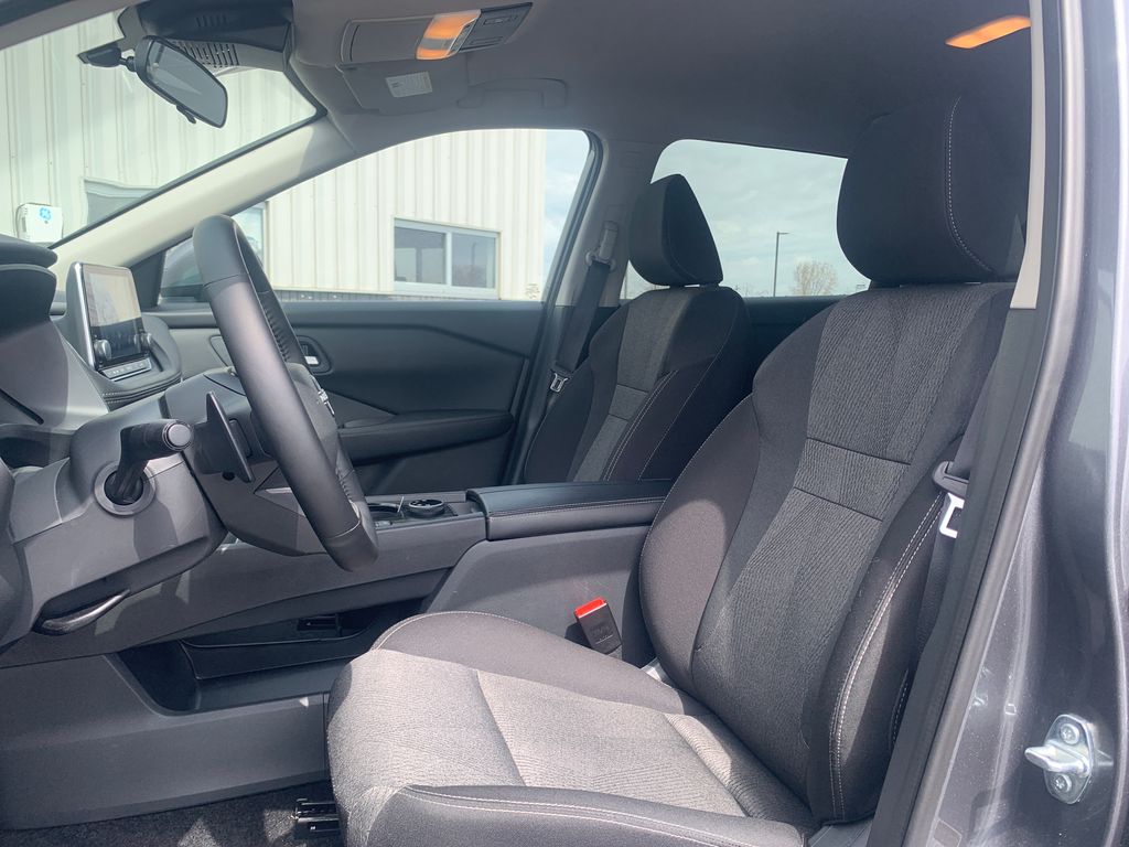 Gray (Gun Metallic) 2026 Nissan Rogue SV AWD SUV / Crossover All-Wheel Drive Continuously Variable Transmission