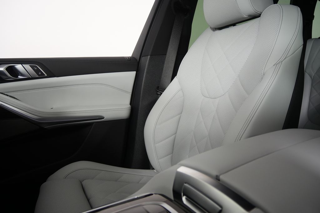 Thumbnail: 2026 BMW X5 - 22