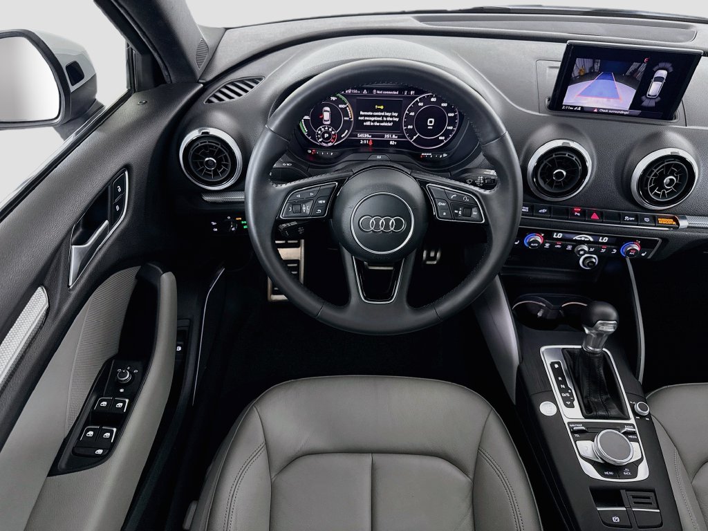 Thumbnail: 2018 Audi A3 e-tron - 10