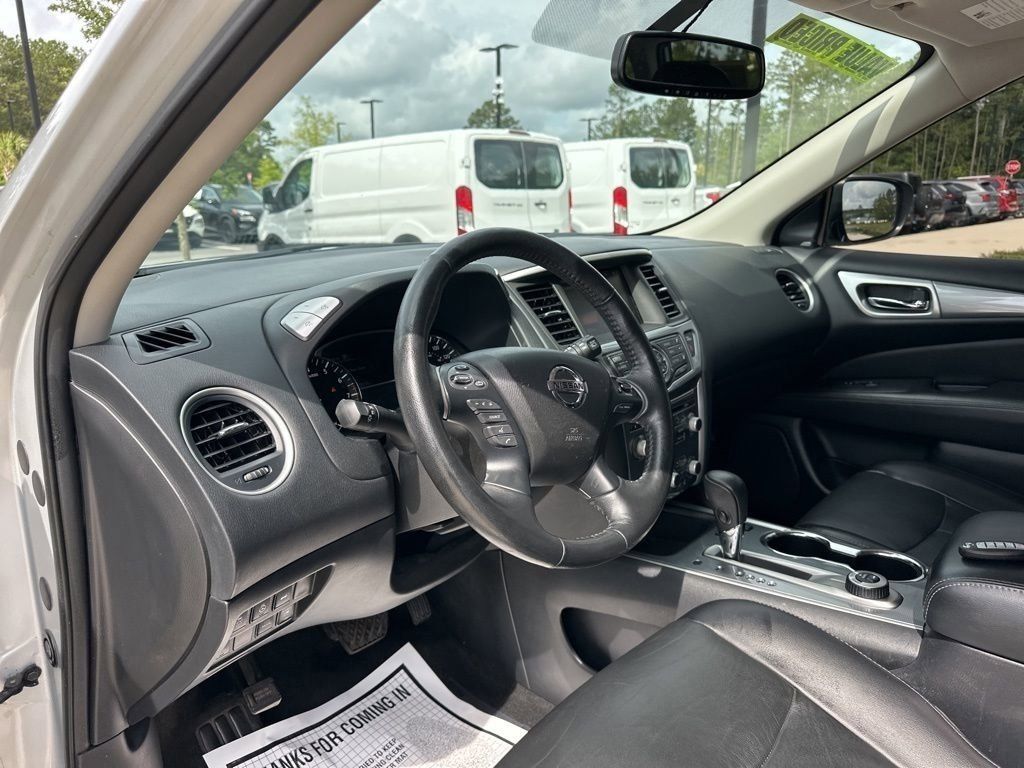 2020 Brilliant Silver Metallic Nissan Pathfinder SL 4X4 SUV