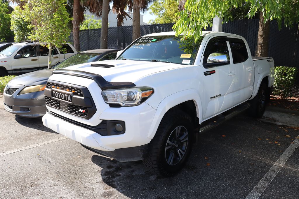 2019 Toyota Tacoma SR5 Hero Image
