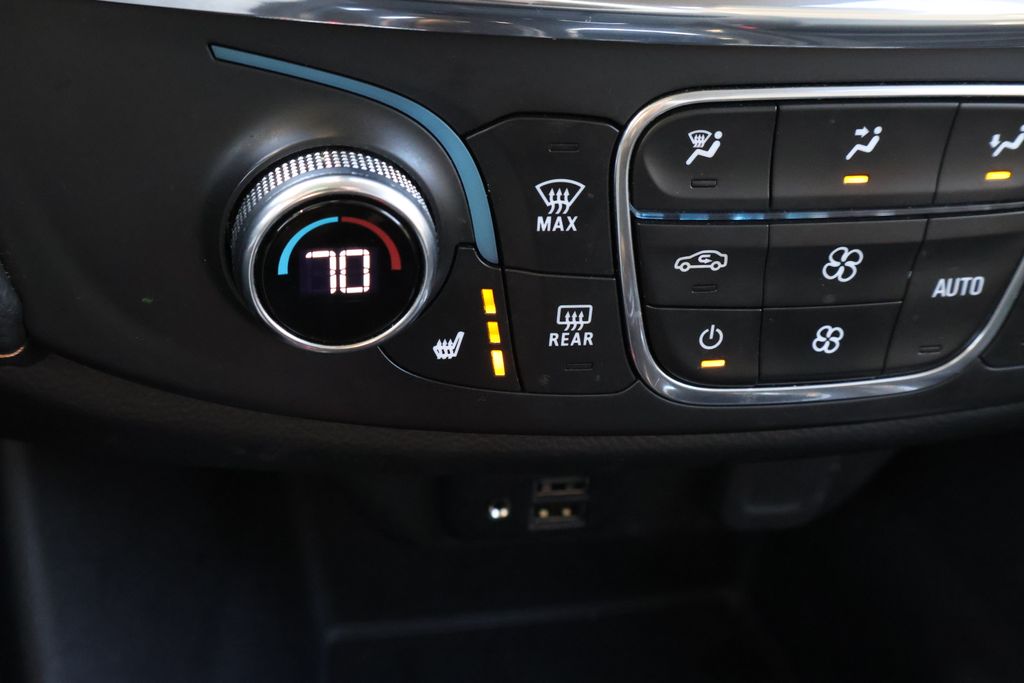 Thumbnail: 2020 Chevrolet Traverse - 27