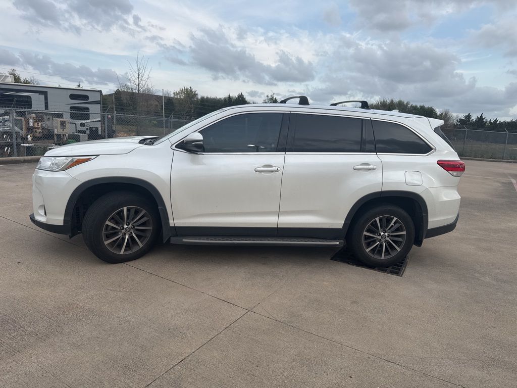 2019 Toyota Highlander XLE FWD