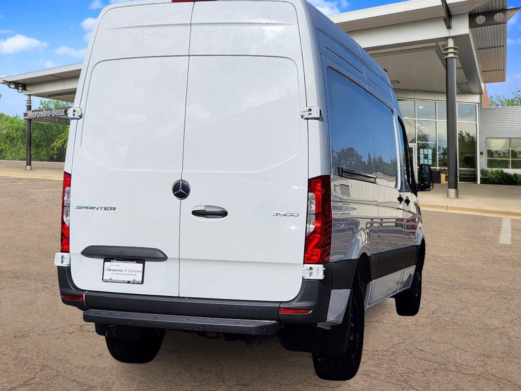 2024 Mercedes-Benz Sprinter 3500 Cargo 144 WB 3