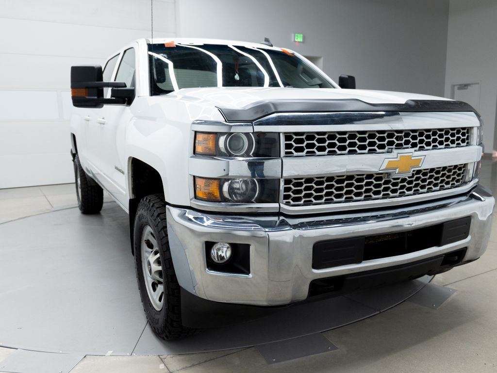 2019 White Chevrolet Silverado 2500HD LT 4X4 Truck
