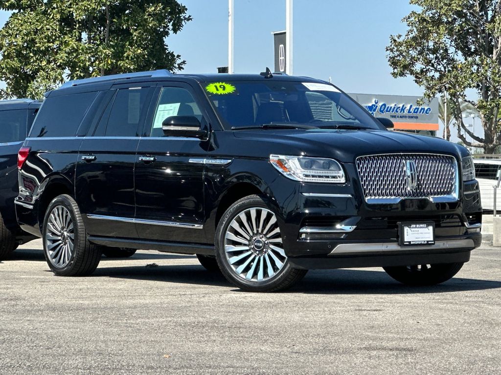 Black Metallic 2019 Lincoln Navigator L Reserve 4WD SUV / Crossover Four-Wheel Drive Automatic